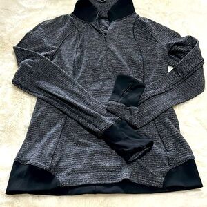 Lululemon 1/2 Zip Pullover Black and Gray Size 6
